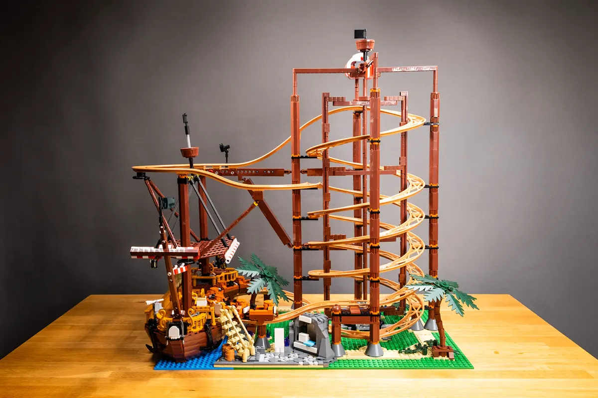 لگو مولد کینگ 11013 ترن هوایی مارپیچ Helix Roller Coaster