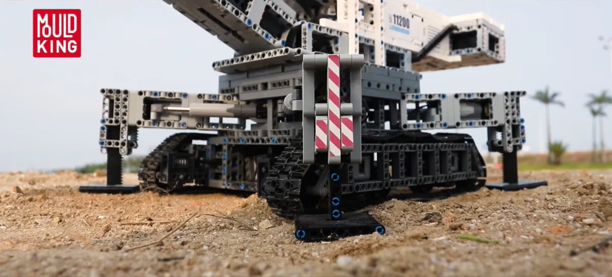 ساختنی مولد کینگ 17002 جرثقیل خزنده Crawler Crane کنترلی