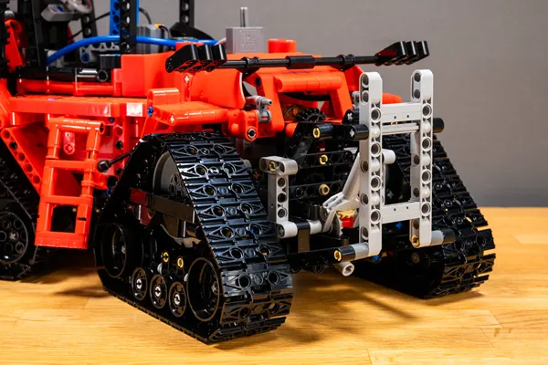 مولد کینگ 18020 تراکتور زنجیری Crawler Tractor کنترلی